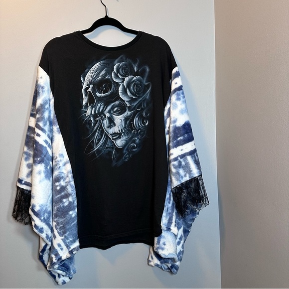 Skull poncho lace one size fits most up cycle blanket sides roses spider - Picture 1 of 4